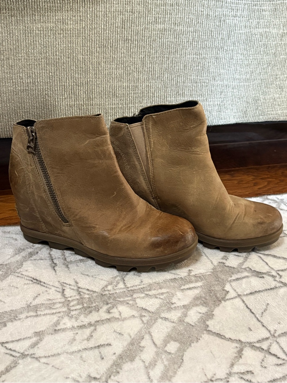 Sorel Women's Brown Tan Leather Wedge Ankle Boots. 7.5